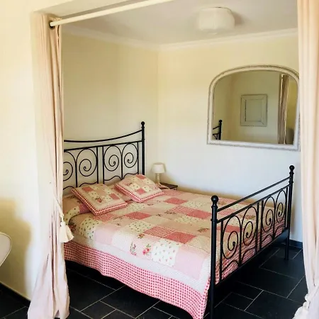 Luxorious In With Garden Holiday home *
