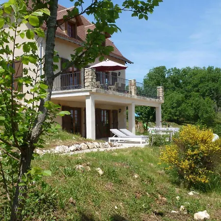 Luxorious In With Garden Holiday home *